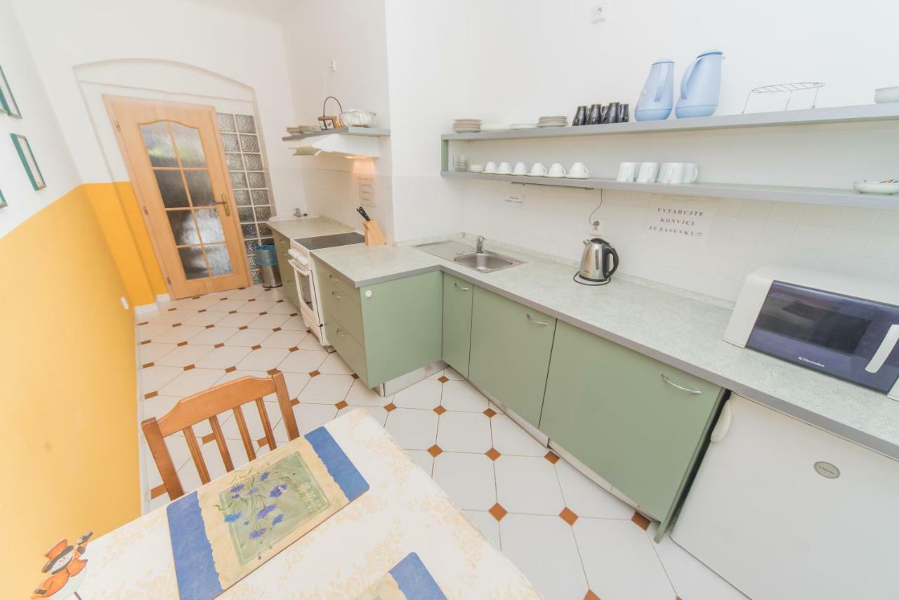 Pension U Kostela Cesky Brod Exterior foto