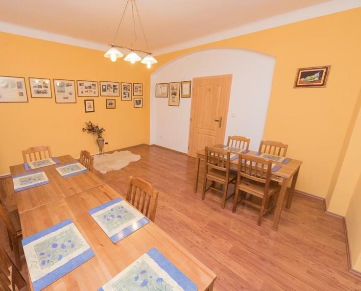 Pension U Kostela Cesky Brod Exterior foto
